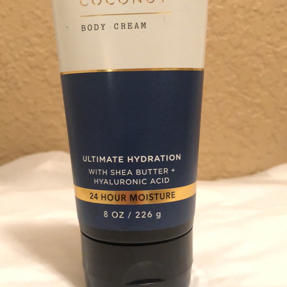 NWT RARE & HTF Bath & Body Works Mahogany Coconut Body Cream.  8 oz. - Picture 3 of 6